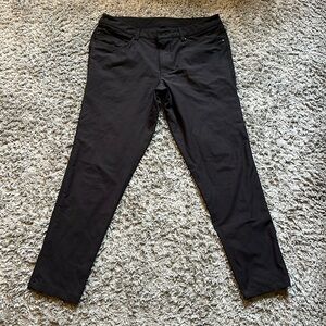 Lululemon Black ABC Skinny Fit Men’s Pants (size 33)
